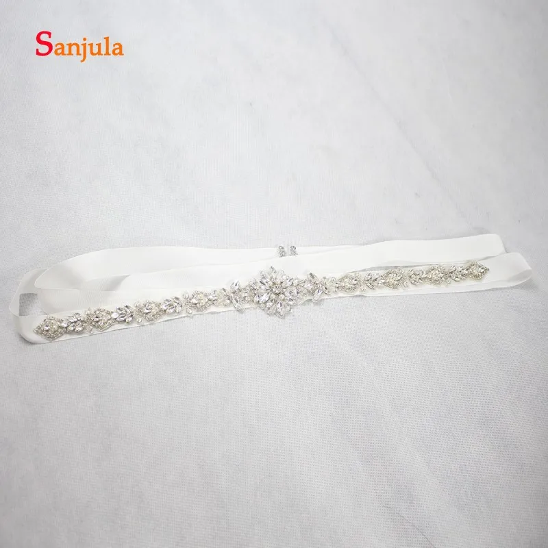 Тонкий пояс для свадебных платьев серебристого цвета украшенный бусинами и