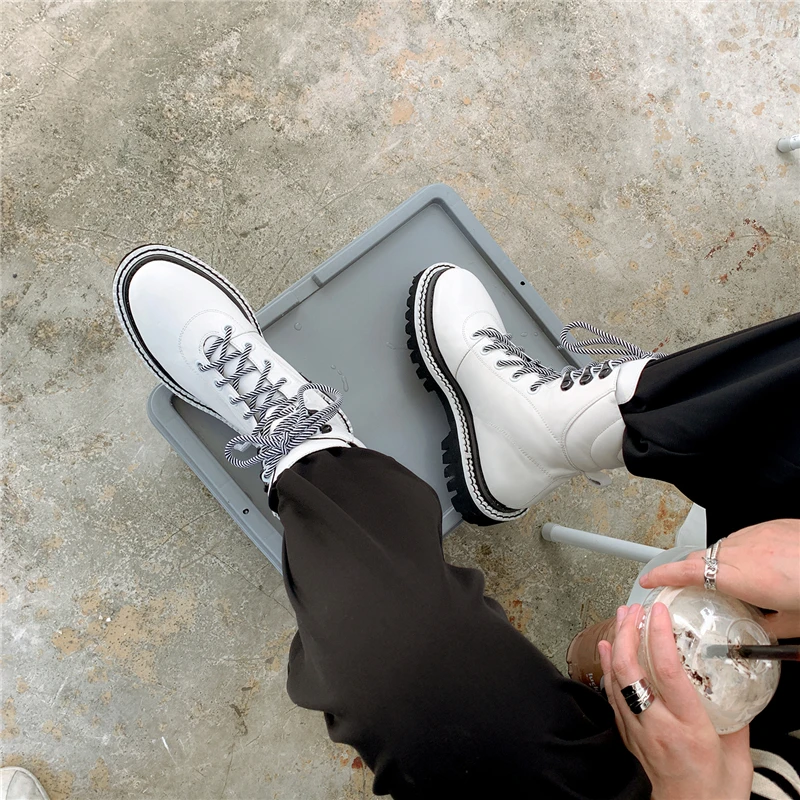 

VERCONAS 2021 New Women Ankle Boots Fashion Cool Cross-Tied Platform Genuine Leather Autumn Winter Casual Boots Shoes Woman