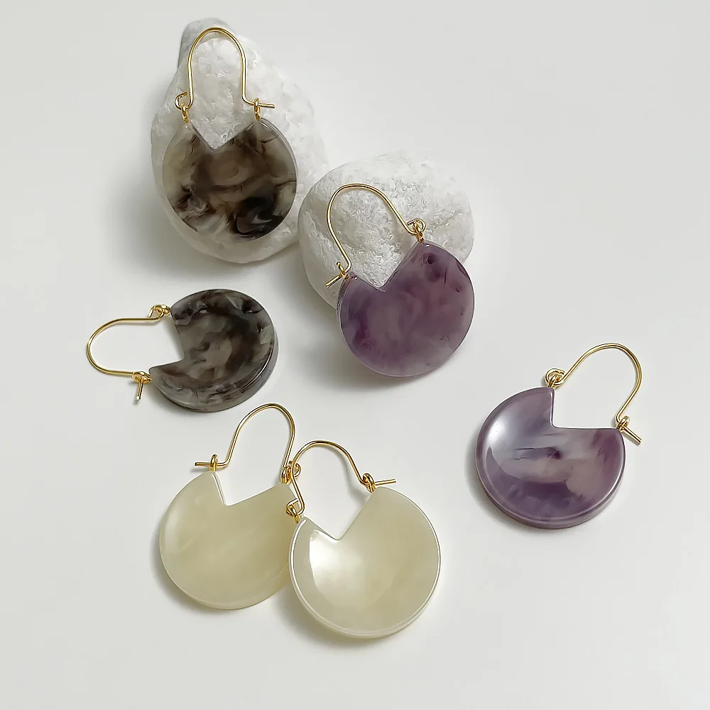 

LOVOACC Delicate Colorful Handbag Huggie Earrings for Women Vintage Marble Texture Round V Resin Hoop Earring Statement Jewelry