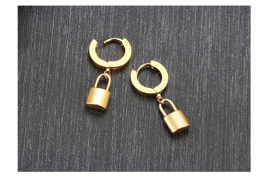 Vnox персонализированные серьги Huggie с первоначальным замком для женщин, висячие серьги из нержавеющей стали, Заказные ювелирные изделия с надписью Sister Candid