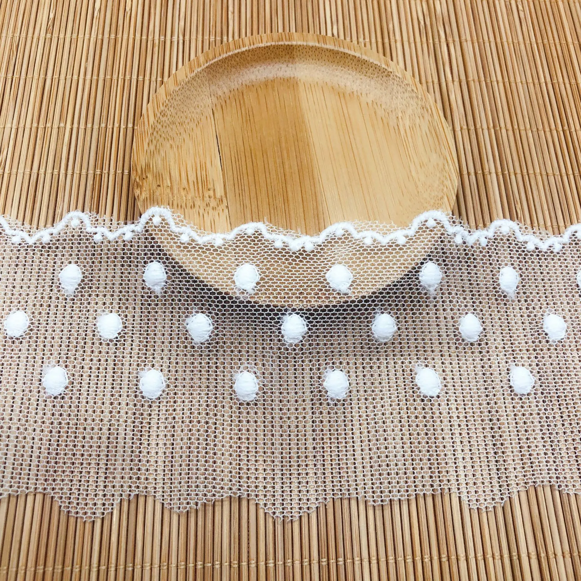 Мягкая сетчатая пряжа белая молочная точка волнистый узор вышивка свадебное