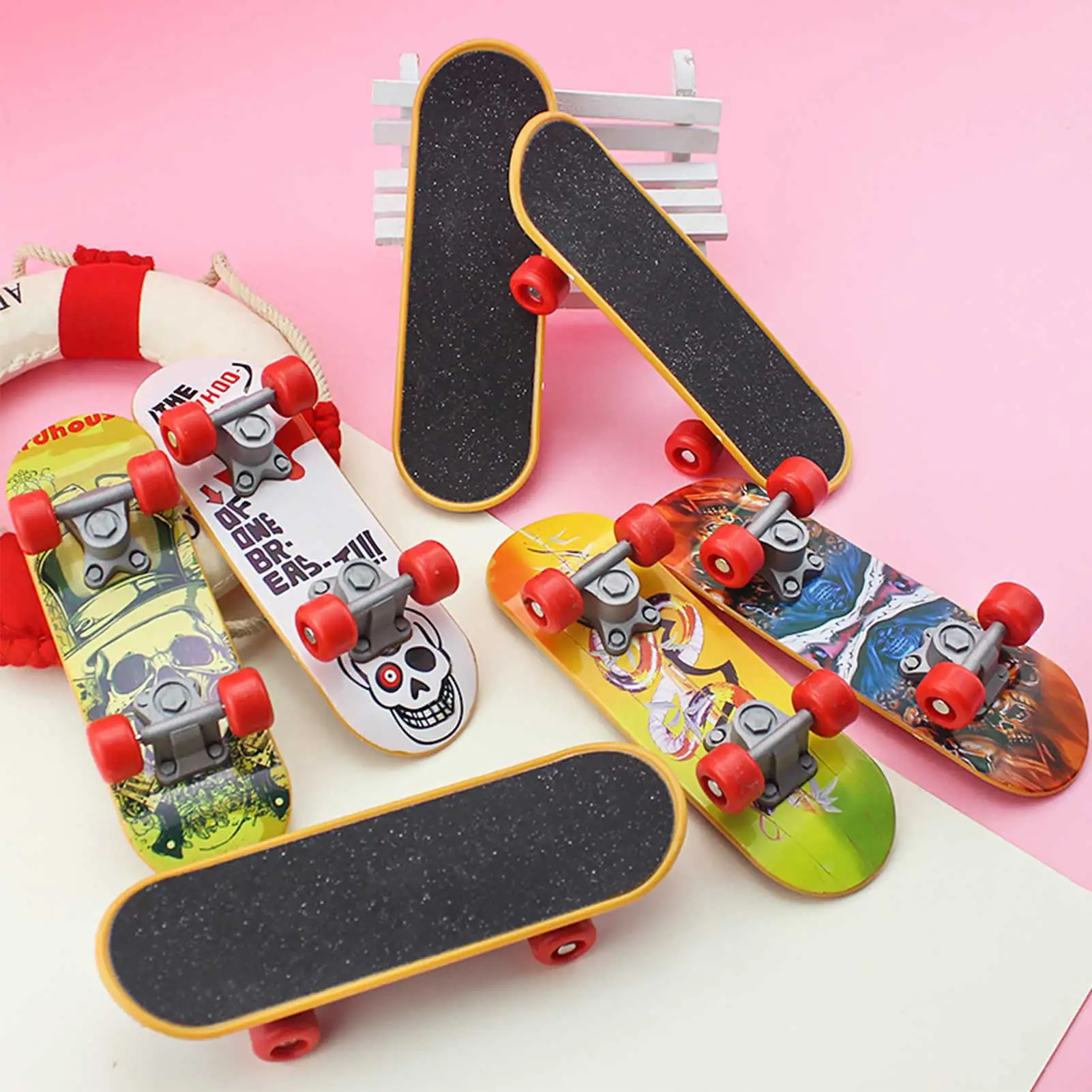 

1PC Plastic Mini Fingerboard Finger Skateboard Fingertip Movement Toy Professional Finger Boards Skate Toys For Kids Gift