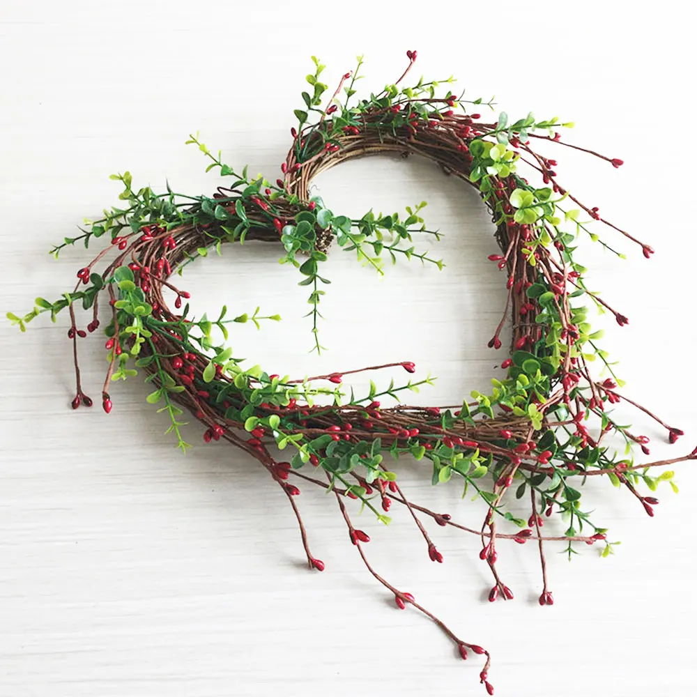 Натуральный виноградный венок ручной работы в деревенском стиле с сердцем
