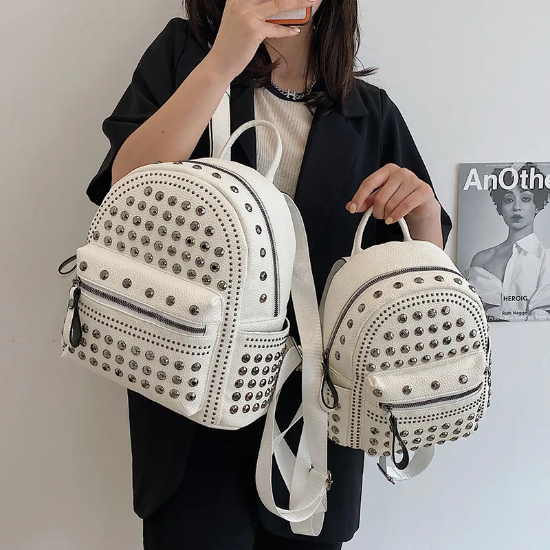 

Fashion Rivet women Backpacks PU Leather School bags for Teenagers Girls Backpack Daypack female Travel Bags Mochila black