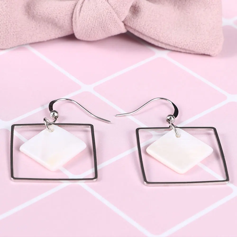 Минималистичные простые крутые стильные посеребренные висячие серьги с