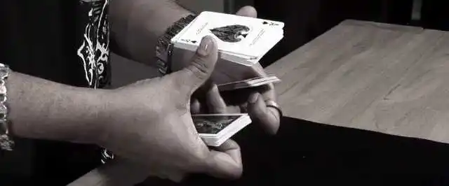 

Elevator Cut by Eric Jones - Magic Tricks