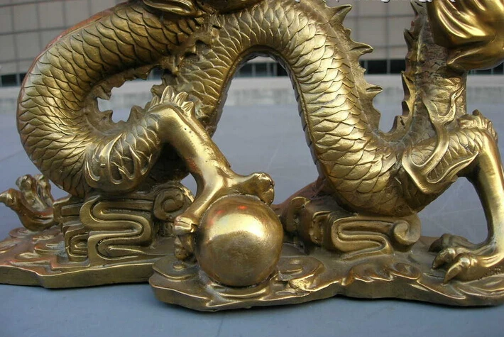 S0121 китайские королевские изысканные медные латунные фэншуй Lucky Fly Dragon Paly статуя