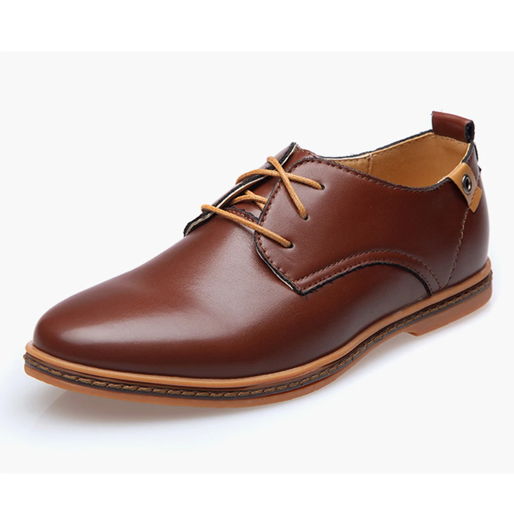 Мужская повседневная обувь черного цвета на плоской подошве с острым носком