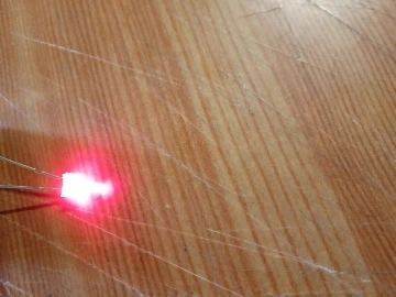 Двухцветная диффузная Плоская верхняя неполярная 2 мм Светодиодная Диодная