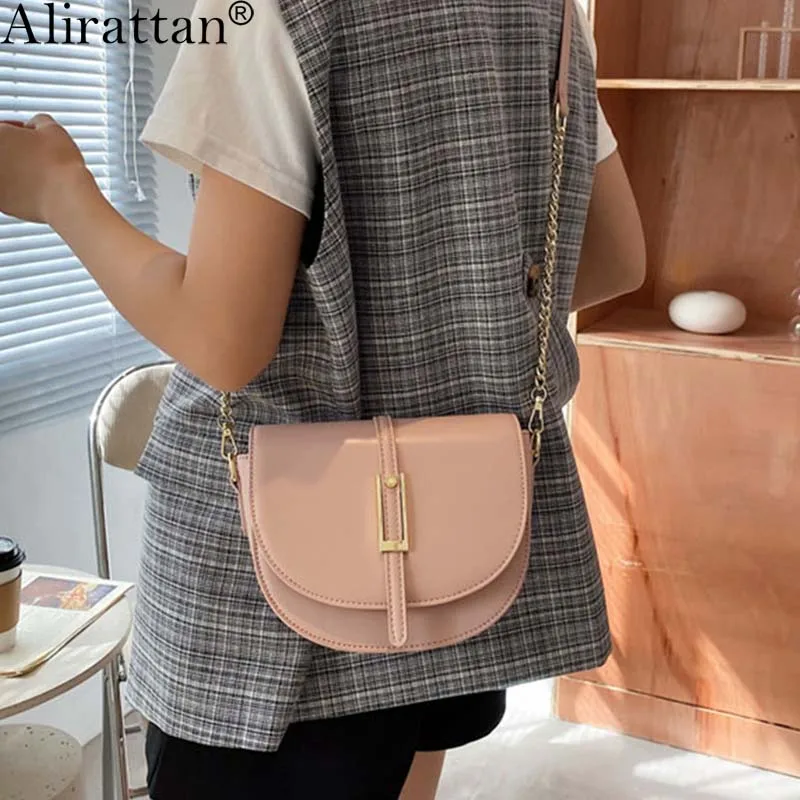 

Alirattan New PU Leather Crossbody Saddle Bag For Women 2021 Fashion Design Shoulder Messenger Bag Luxury Travel Shopping Bags