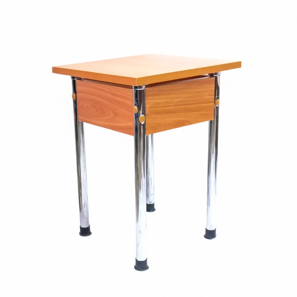 Набор из четырех устойчивых и удобных табуретов. Отлично подходит для кухни