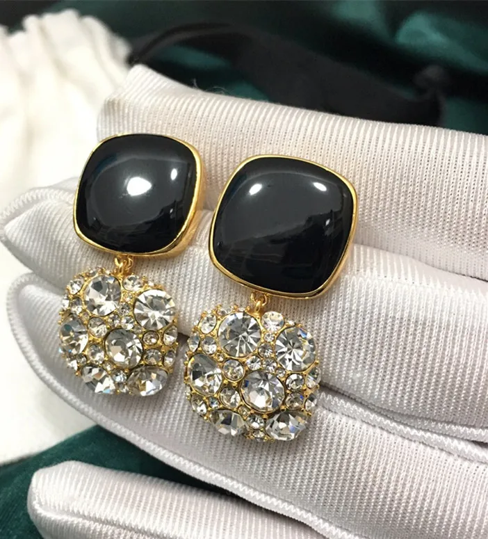 Модные серьги-подвески в виде черного куба для девочек фирменные серьги с