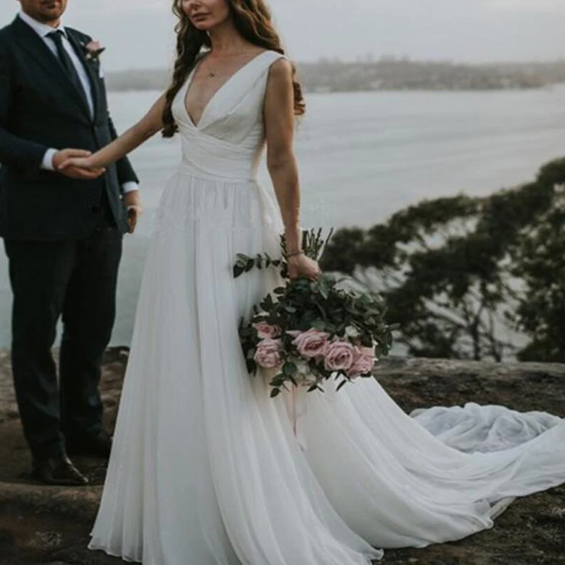 Cheap Chiffon Beach Wedding Dresses Double V-neck Lace up with Button Back Boho Simple White Bridal Gown Court Train