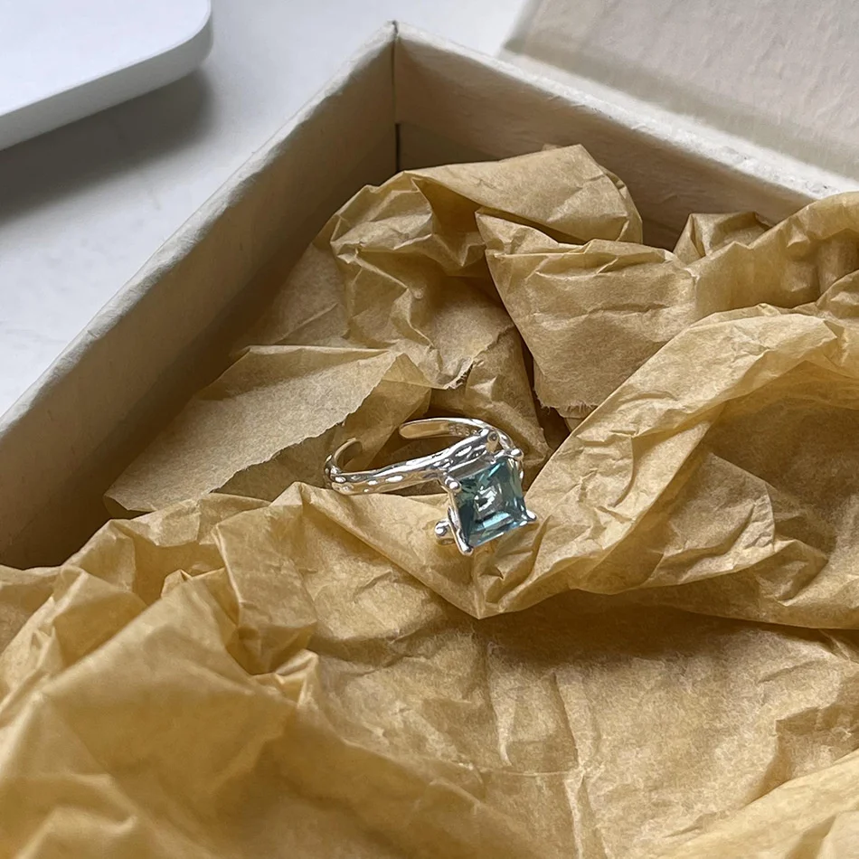 

Korean Niche Design Blue Zirconium Diamond Irregular Versatile S925 Sterling Silver Ring Light luxury