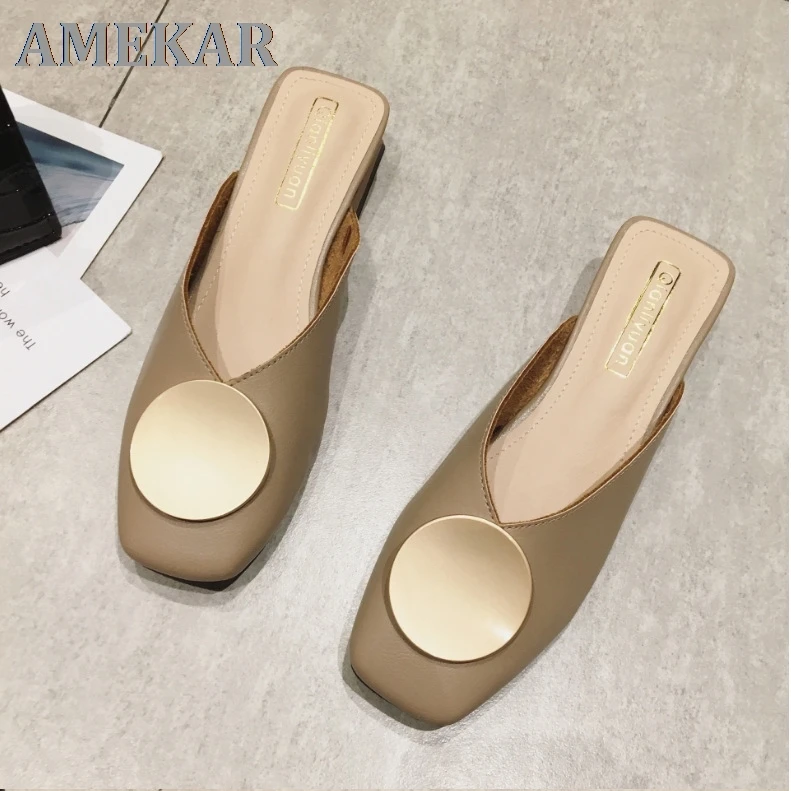 

2021 Brand Designer Women Slippers Slip On Mules Flat Heel Casual Shoes British Buckle Slides Wooden Block Heels Summer Footwear
