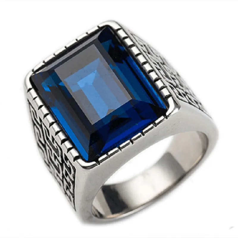 

.New Creative Noble And Elegant Men's Ring Retro Fashion Design Blue Ruby Ring