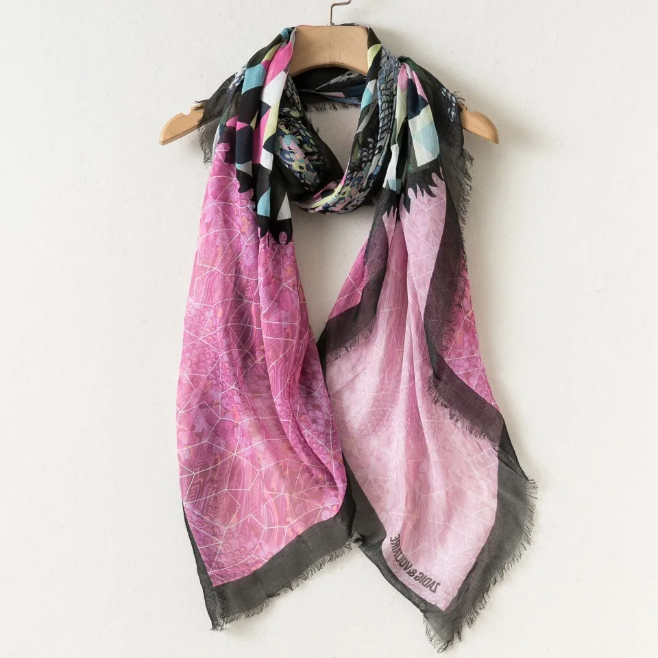 

Всесезонный стильный женский шарф из модала и хлопка с принтом