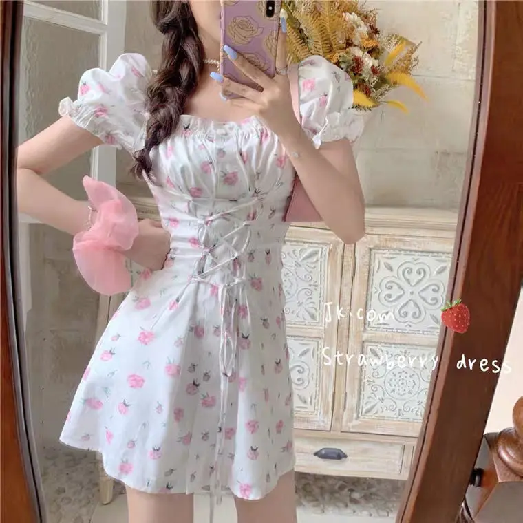 

Small fresh floral dress female summer French sweet design sense square neck short skirt lace-up waist puff sleeve skirt