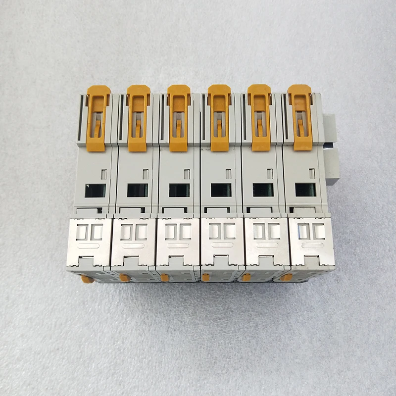 

OMRON CJ1W-OD233 ( )