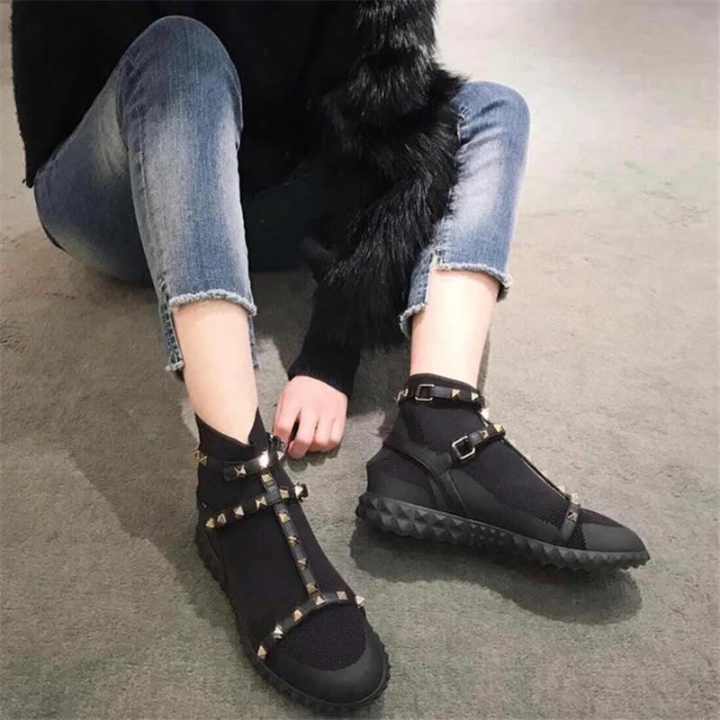 Ботинки с заклепками женские черные кожаные носки из эластичной ткани дышащие