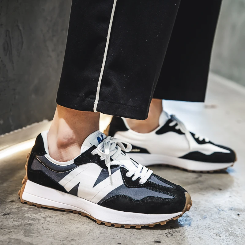 

Men's Running Shoes Fashion Breathable Outdoor Male Retro Sport Shoes Lightweight Sneakers Women Comfortable Athletic Footwear