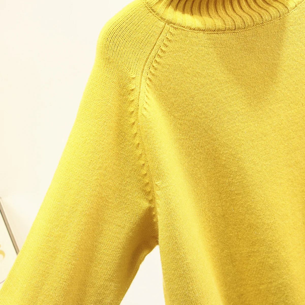 Незаменимый женский свитер модный однотонный джемпер с длинным рукавом