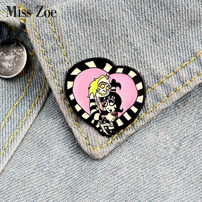 Эмалированная брошь Lydia в готическом стиле форме сердца песочного червя значок