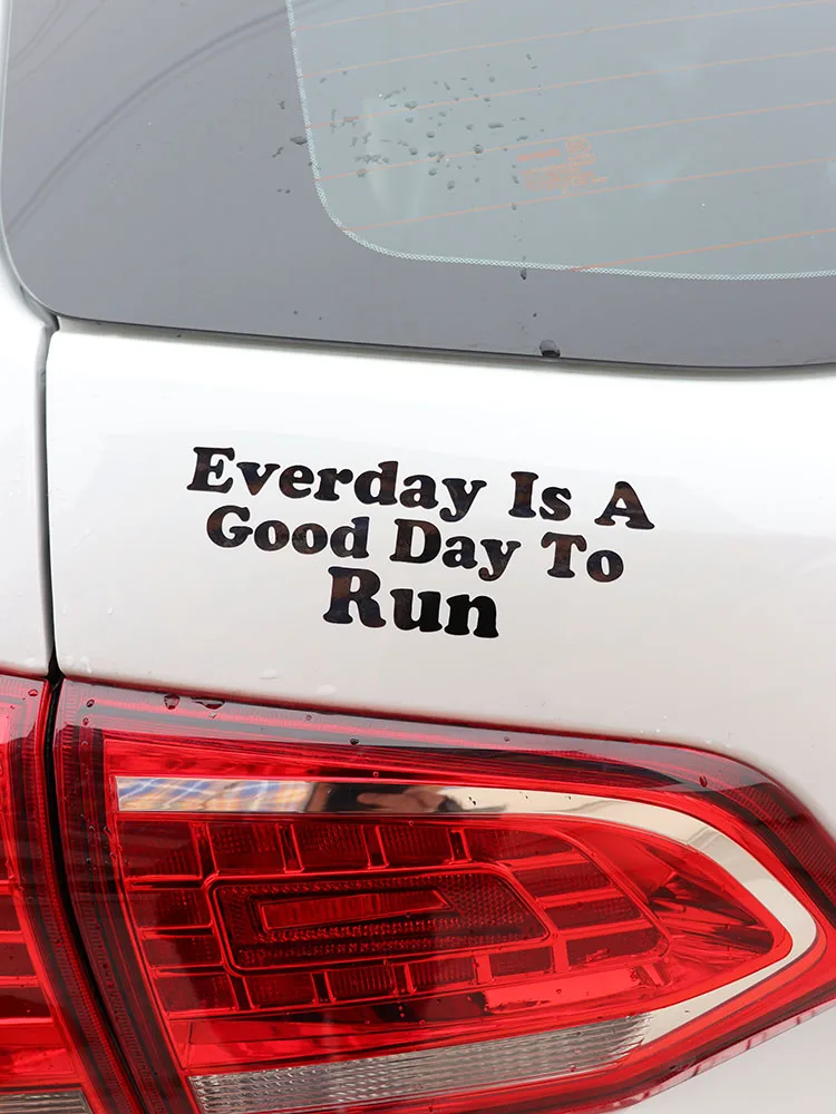

ZTTZDY 16.8CM*6CM For Reflective Everday Is A Good Day To Run Vinyl Motorcycle Car-styling Car Sticker ZJ2-0194