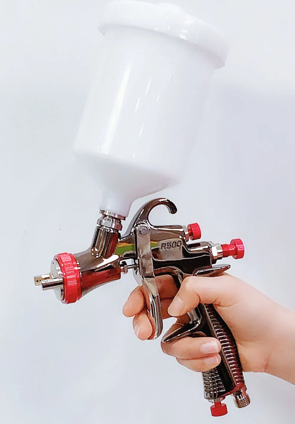 

High quality LVLP Air Spray Gun R500 Car Painting gun. 1.3mm,1.5mm,1.7mm,2.0mm Nozzle separately supplied.R500 air spray gun.