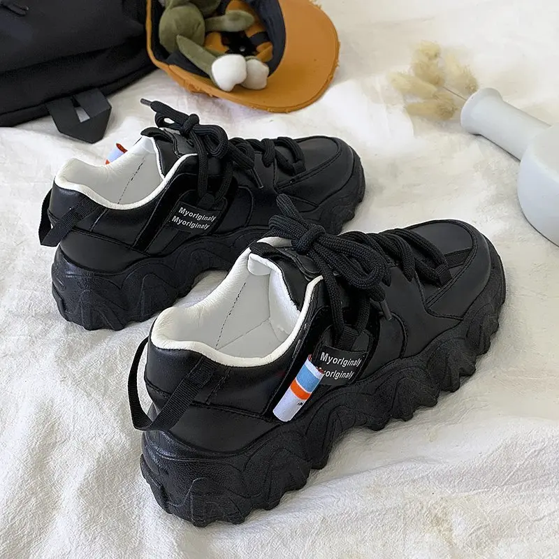 

2021 Spring and Summer Women's Trifle Sole Casual Fashion Comfortable Cross Strap Sneakers Outdoor Running Shoes Large Size