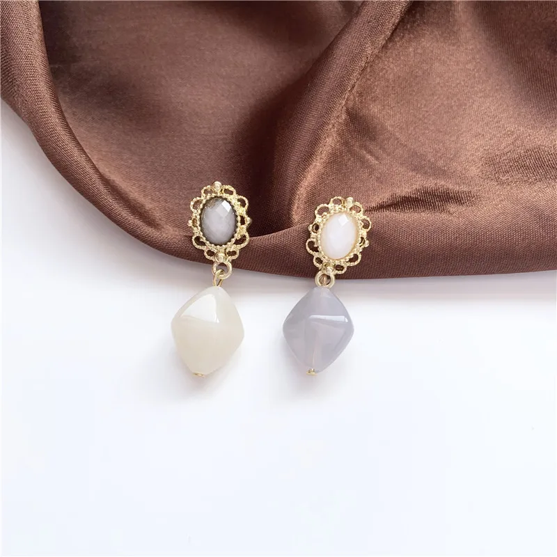 S925 Серебряные иглы Асимметричные личности полые серьги в виде цветка изысканный