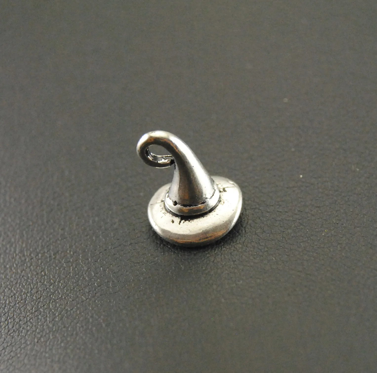 30 шт серебряный цвет Хэллоуин 3D шляпа ведьмы Шарм Кулон волшебник Кепка DIY