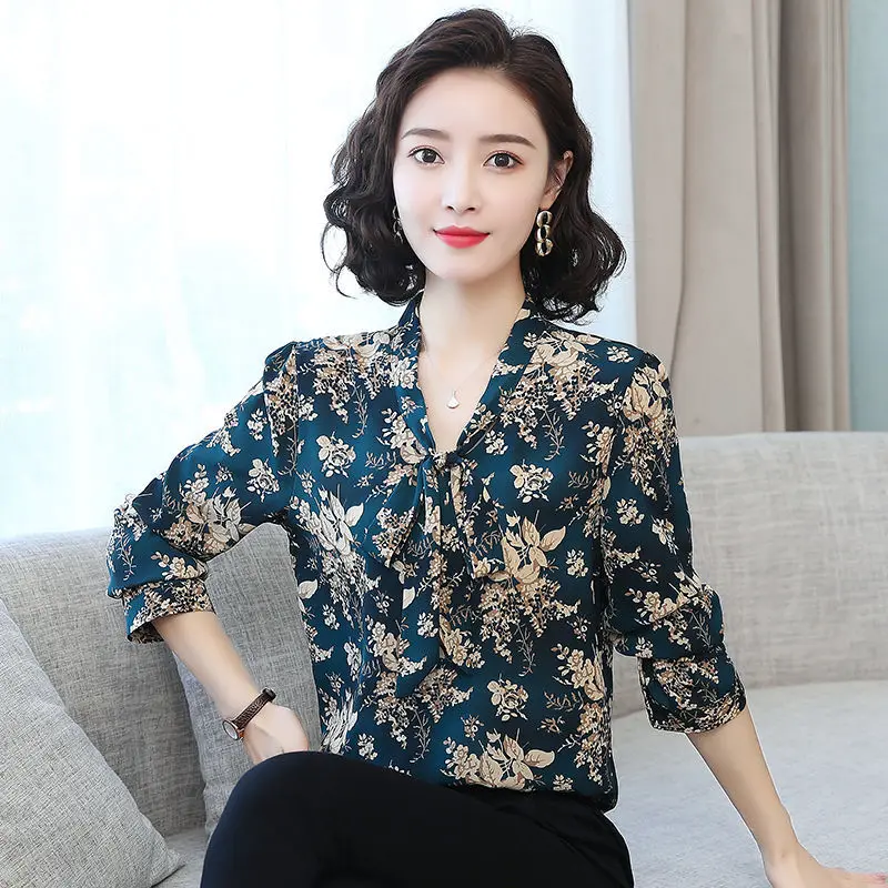 

Floral chiffon shirt women's long-sleeved autumn 2021 new loose western-style printed shirt was thin and bottoming top tide