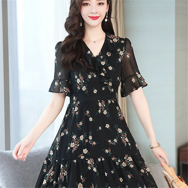 Женское шифоновое платье с высокой талией черное облегающее для отдыха