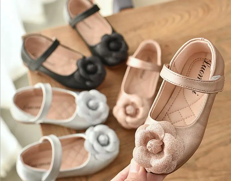 Детские кожаные сандалии на плоской подошве украшенные бисером молнии для улицы