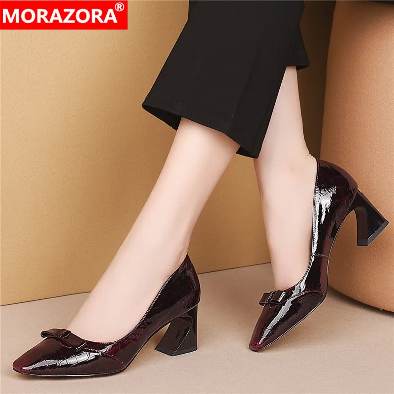 

Женские туфли-лодочки на высоком каблуке MORAZORA, черные или белые однотонные туфли-лодочки из натуральной кожи на высоком квадратном каблуке,...