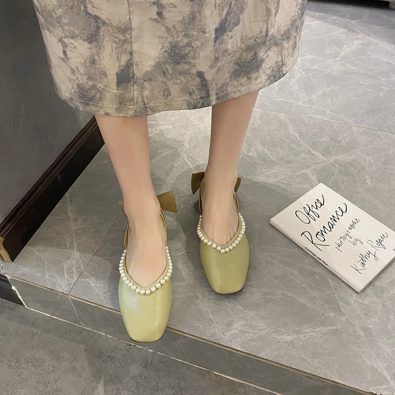 

Vintage Mary Jane Shoes Square Toe Bow Ladies Single Shoes Summer Elegant Pearl Fashion New Small Leather Shoes.