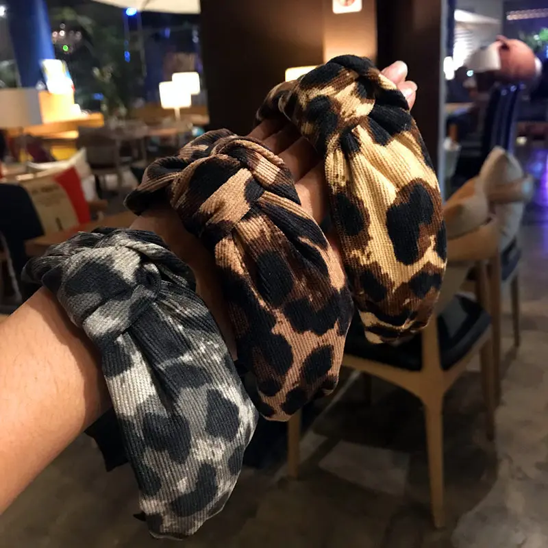 Повязка на голову женская с леопардовым принтом широкая |