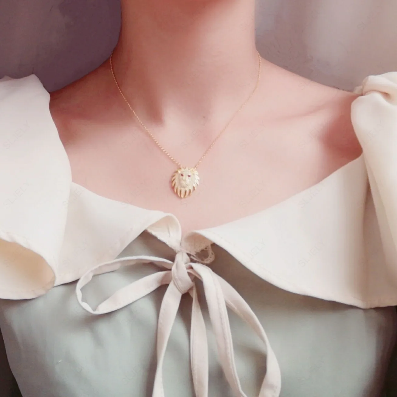 Женская подвеска в виде головы льва из серебра 925 пробы | Украшения и аксессуары