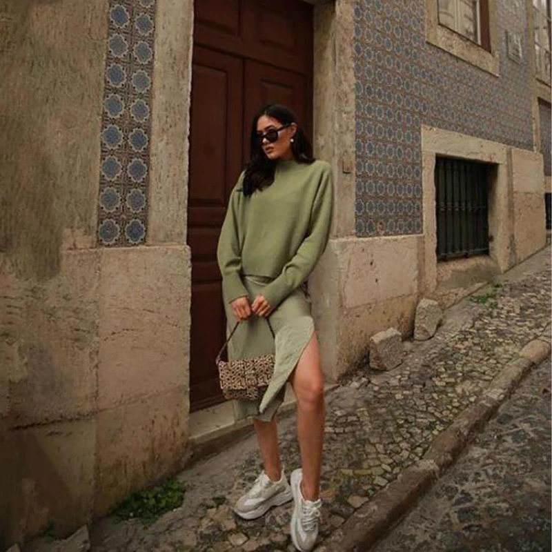 

2019 autumn and winter new round neck green women's sweater