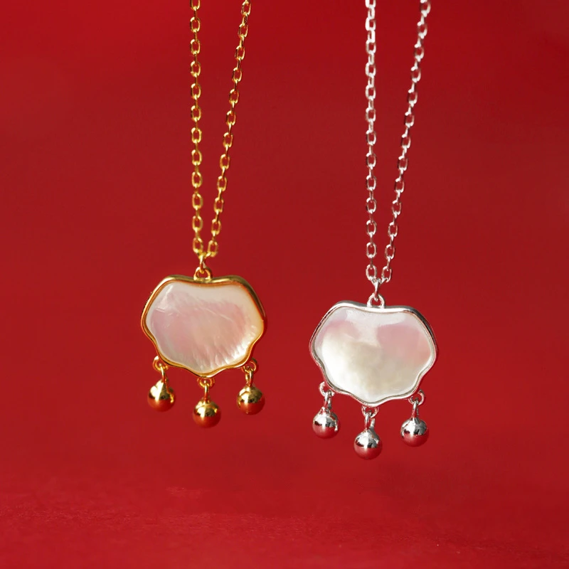 Ожерелье женское серебристое минималистское с замком долголетия |