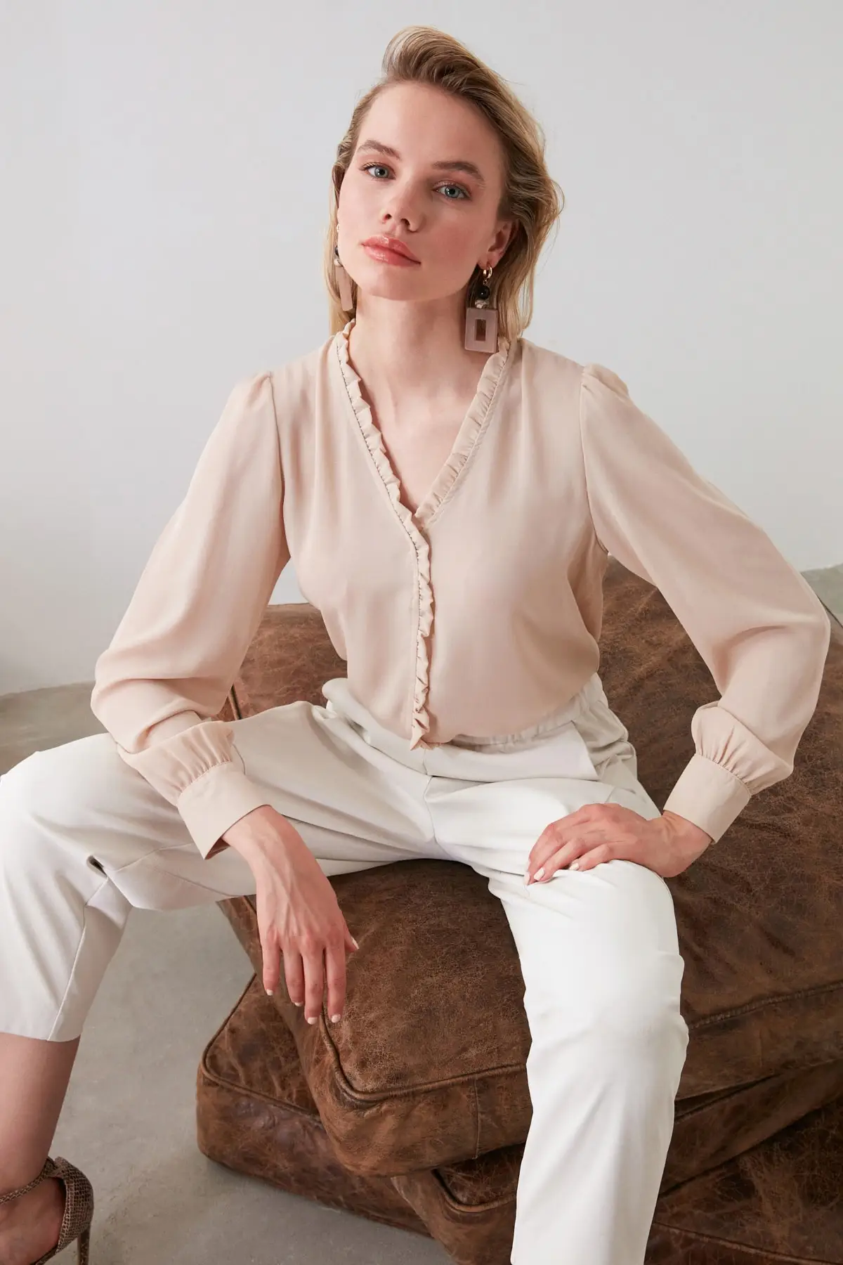 

Trendyol Collar Detailed Shirt TWOAW21GO0003