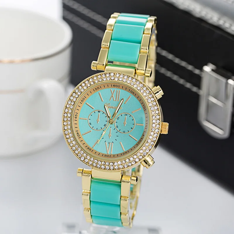

Fashion Geneva Watch Ladies Alloy Tape Watch Fashion Ladies Watch