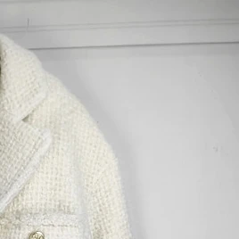 

Новинка Осень-зима 2021, белое пальто средней длины из французского твида с карманами и кружевом