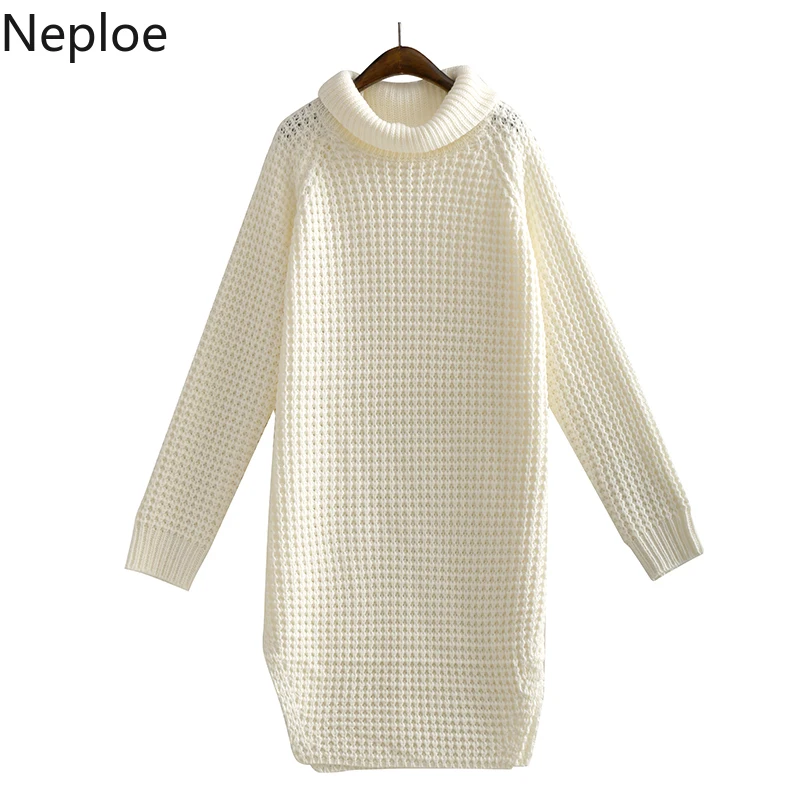 Женский плотный вязаный пуловер с высоким воротником и разрезом сбоку