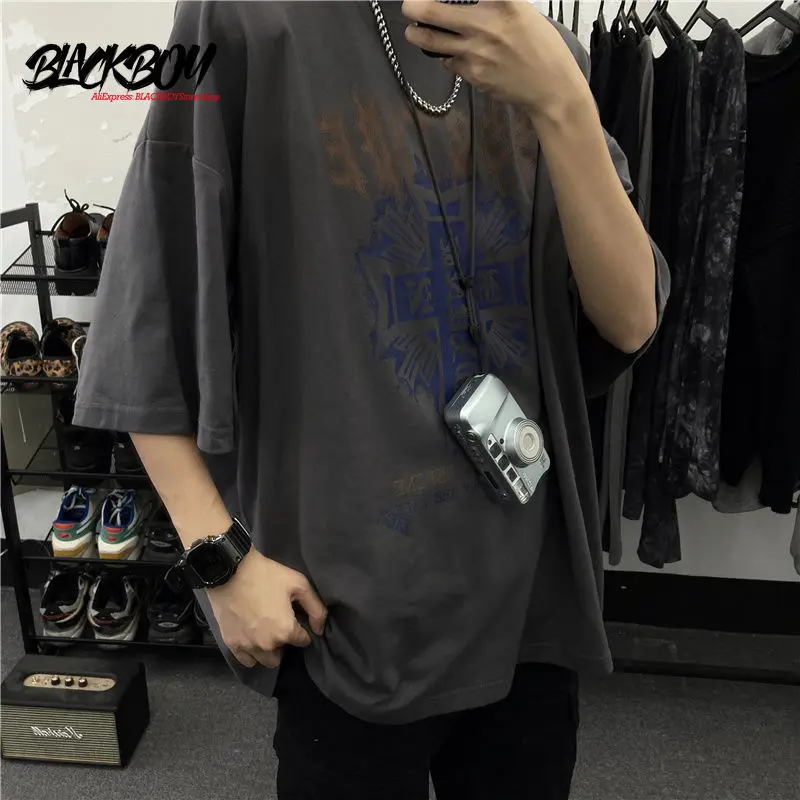 

BLACKBOY Harajuku port wind dark cross letter printing loose plus size short sleeve T-shirt men and women tide card anime shirt