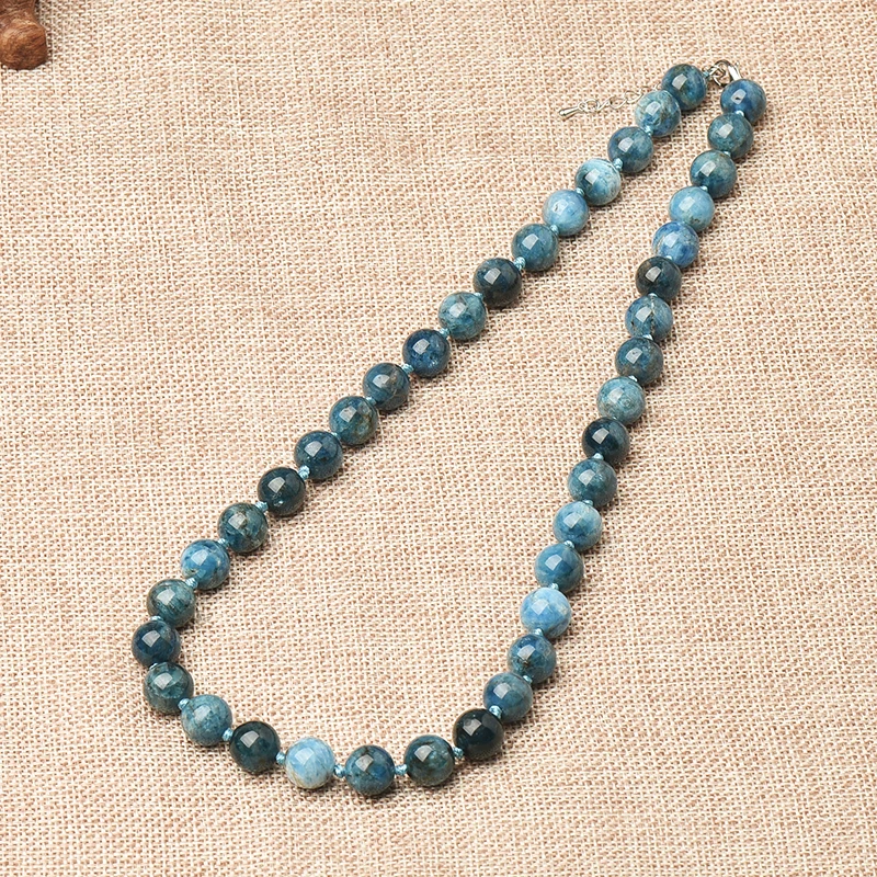 Ожерелье женское круглые бусины из натурального голубого апатита ручная работа