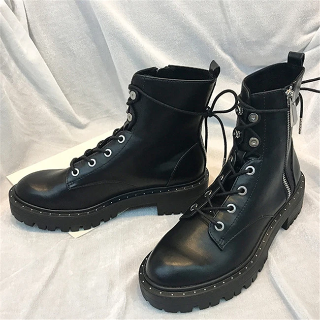 

Leather Women's Boots 2020 Fashion Rivets Ankle Boots For Women Winter Warm Short Plush Platform Ladies Shoes