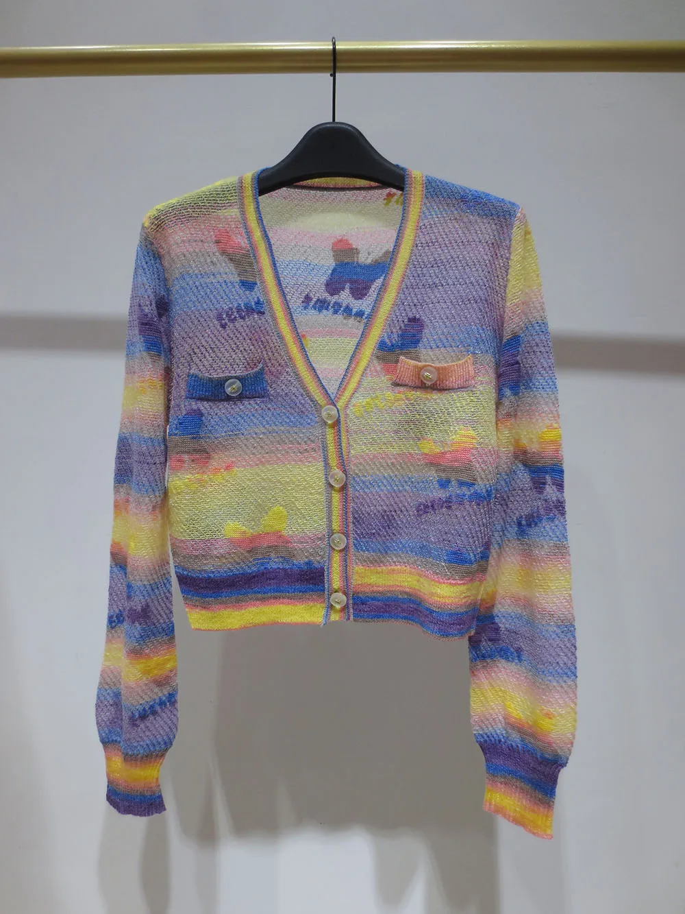 

2021 Summer New Retro Button Jacquard Slimming Thin V-neck Sweater Women Long Sleeve Short Cardigan Coat Lady Clothes