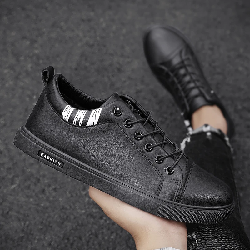 

Luxury Men Shoes Skateboard Shoes Classic Wild Casual Shoes Male Black Sports Shoes Walking Lightweight Sneaker Trainers Flat